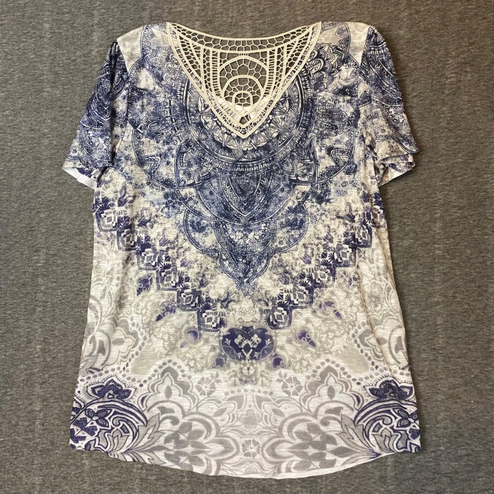 Time And Tru Womens Blue White Paisley Print Shirt Crochet Back Size Small Flora - Picture 3 of 5